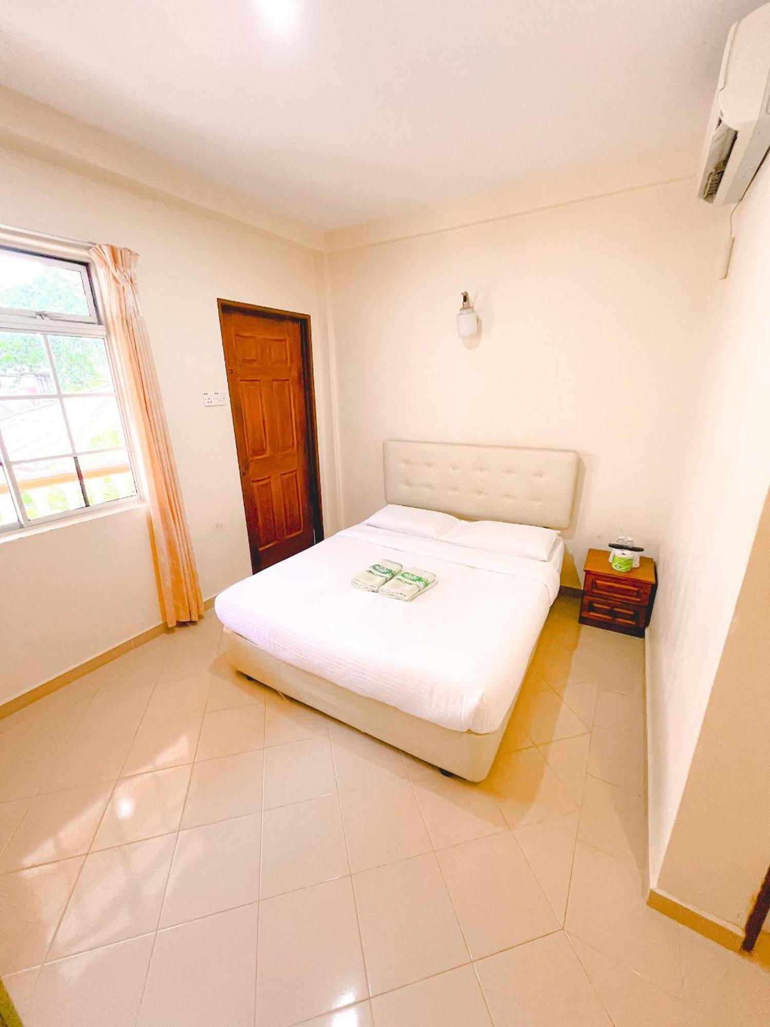 Amzar Motel Cenang Pantai Cenang  Exterior foto